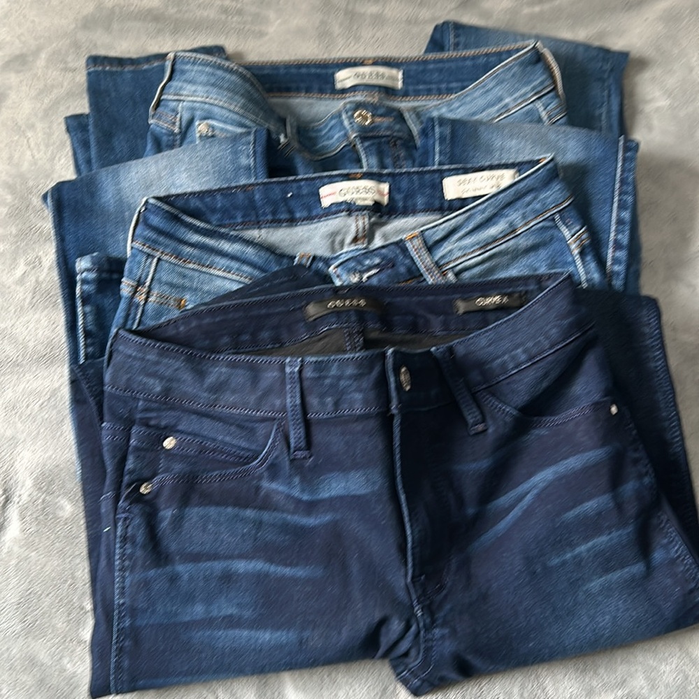 Three Pcs Guess skinny jeans ( slightly used )